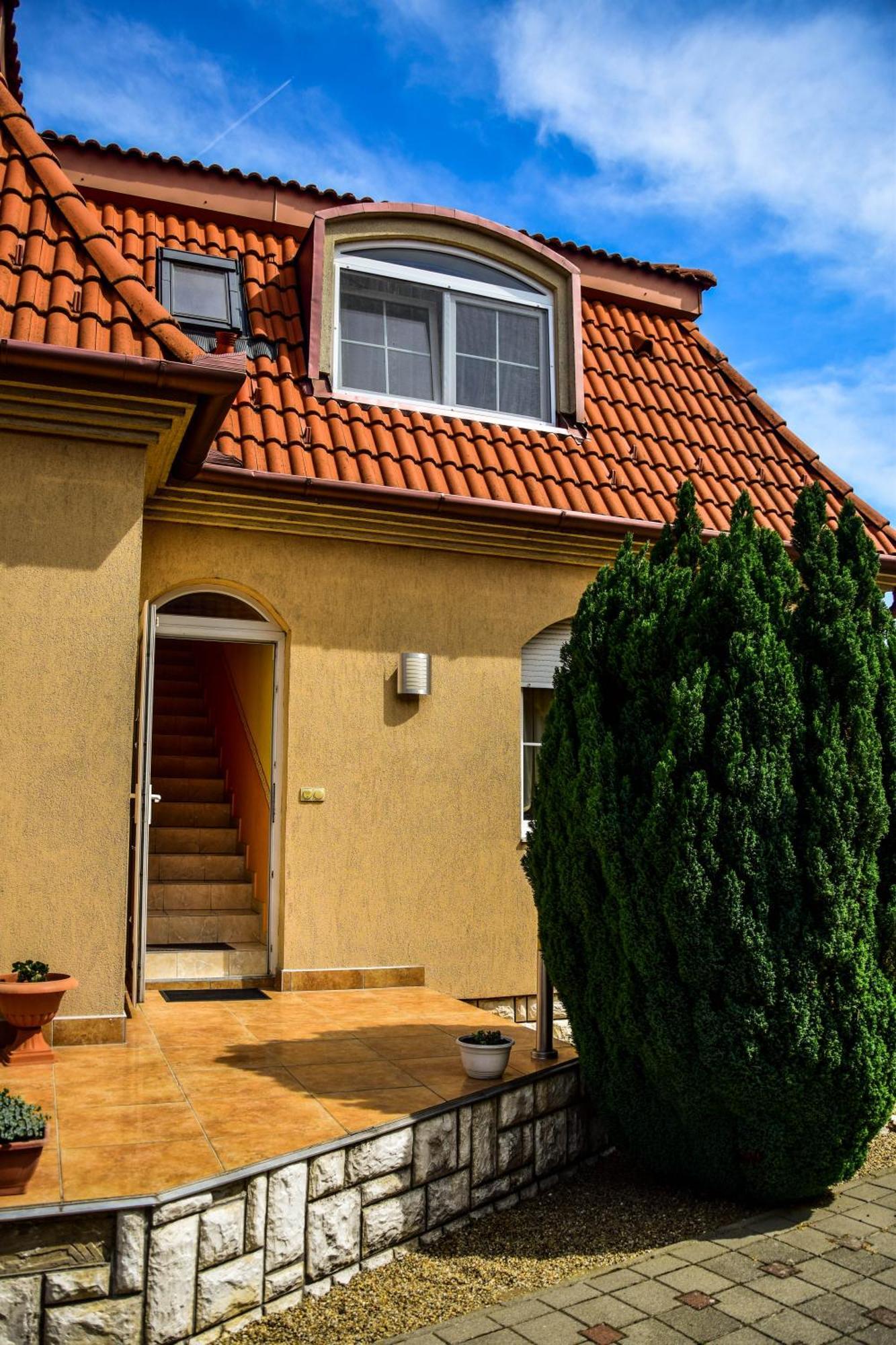 Ambrózia Guesthouse Nagykanizsa Exterior foto